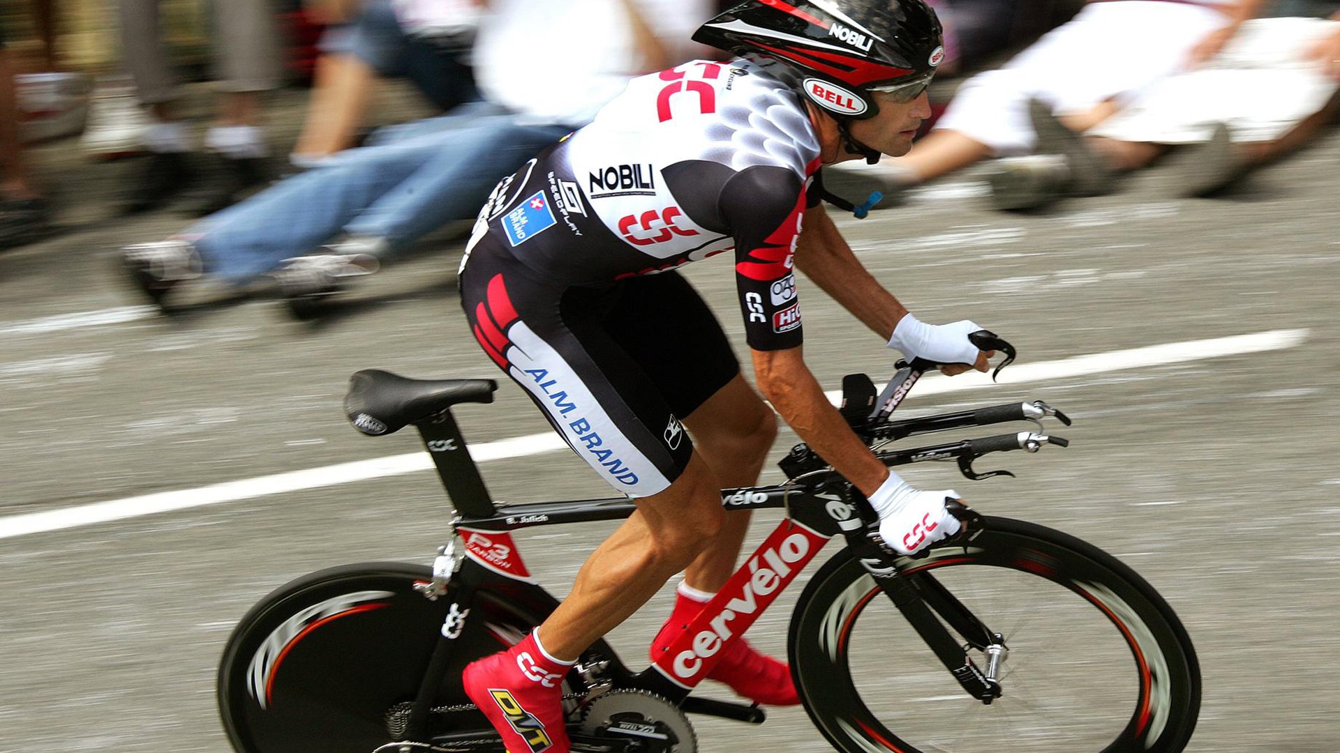 创新悬挂系统:提升操控稳定性,悬挂产品